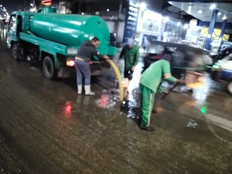 محافظ الغربية يتابع على مدار الساعة أعمال كسح مياه الأمطار بجميع المراكز والمدن ويوجه بإزالة أي تجمعات للمياه على الطرق والمحاور الحيوية