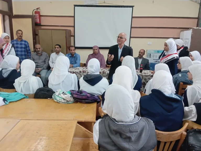 محافظ أسيوط: تنظيم ندوتين لطلاب مدرستين بمركزي الفتح وأسيوط لتعزيز الخصائص السكانية بالتنسيق مع المجلس القومي للسكان