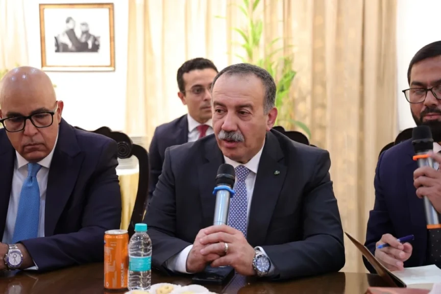 محافظ أسيوط يبحث مع غرفة تجارة PHDCCI الهندية تعزيز التعاون الاستثماري ويعلن ترتيبات لمنتدى اقتصادي بالمحافظة