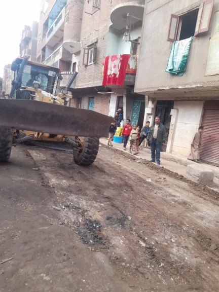 محافظ أسيوط : استمرار حملات تسوية وتمهيد الشوارع بقرى مركز الفتح لتحسين مستوى الخدمات