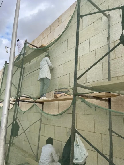 ضمن خطة اعادة تطوير منطقة السيده عائشة  محافظة القاهرة تعلن البدء فى تطوير سور مجرى العيون  .