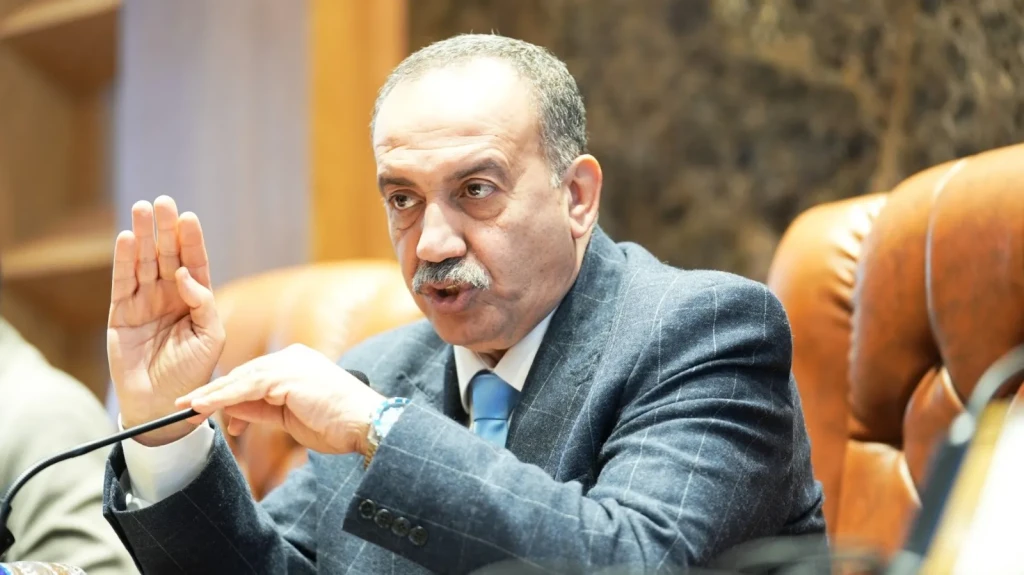 محافظ أسيوط يترأس المجلس التنفيذي ويستعرض أولويات العمل التنموي وخطط تحسين الخدمات خلال عام 2026