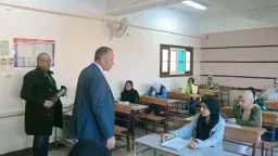 مدير تعليم أسيوط يتفقد لجان...