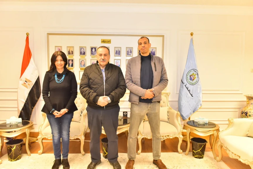 محافظ أسيوط يستكمل الإجراءات القانونية لتسجيل أرض مصنع الغزل والنسيج تمهيدًا لإعادة استغلالها تنمويًا