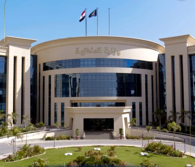 إتخاذ الإجراءات القانونية حيال عنصر جنائى لقيامه بغسل 75 مليون جنيه متحصلة من نشاطه الإجرامى فى الإتجار بالمواد المخدرة