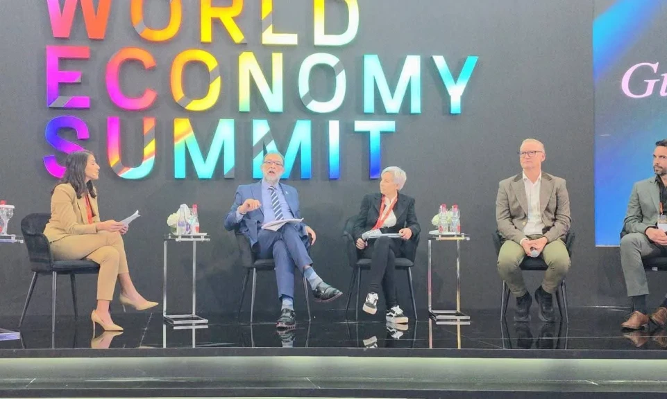 مشاركة الدكتور طارق الهوبي في جلسة “الاتجاهات العالمية الكبرى التي تشكّل صناعة الغذاء حتى 2035” خلال قمة الاقتصاد العالمي لمعرض جلفود