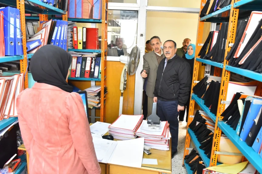 محافظ أسيوط يتفقد مركز خدمات المستثمرين بديوان عام المحافظة لمتابعة الأداء وتسهيل الإجراءات