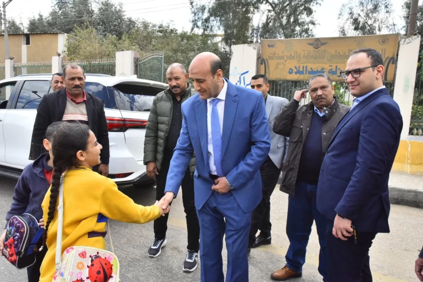 محافظ أسيوط يتفقد محيط موقفي نزلة عبد اللاه والأزهر لبحث حلول عاجلة للاختناقات المرورية
