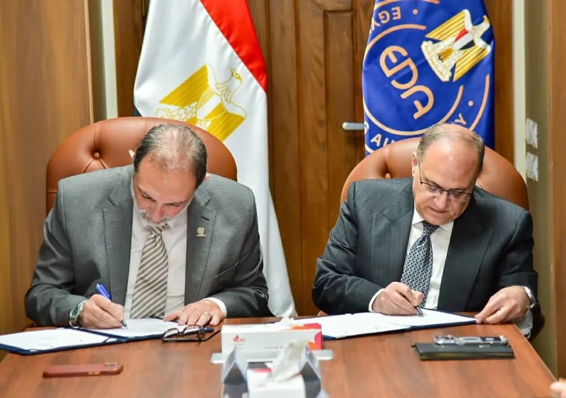 رئيس هيئة الدواء المصرية يوقع بروتوكول تعاون مع الهيئة القومية لسلامة الغذاء لتعزيز التكامل الرقابي
