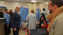 محافظ أسيوط يفاجئ العاملين بمستشفى...