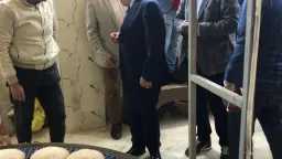 رغيف العيش خط أحمر.. محافظ...