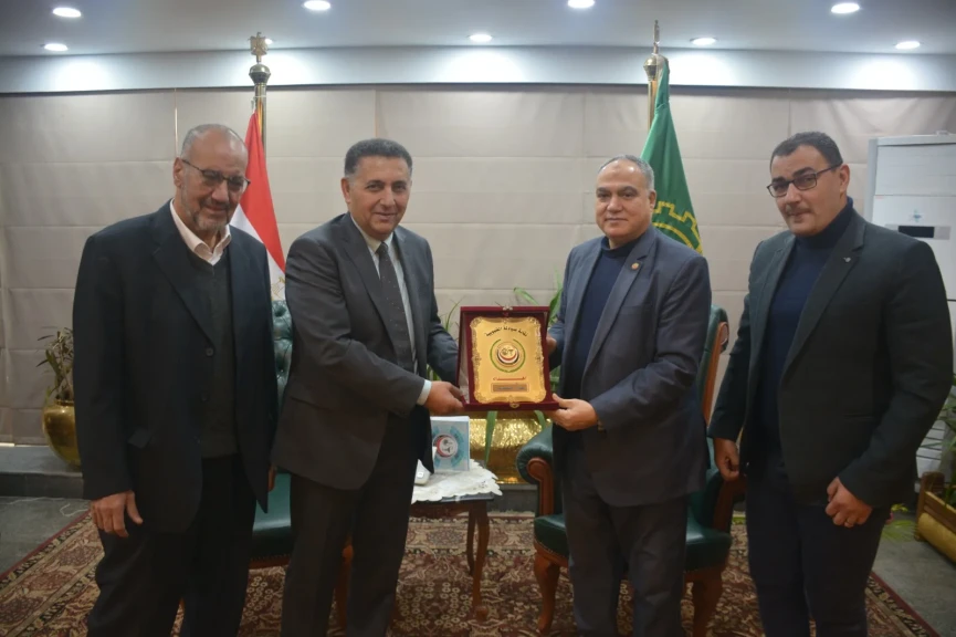 بالصور .. محافظ القليوبية يعزز التعاون مع نقابة الصيادلة لدعم المنظومة الصحية وتأهيل كوادر قيادية شابة