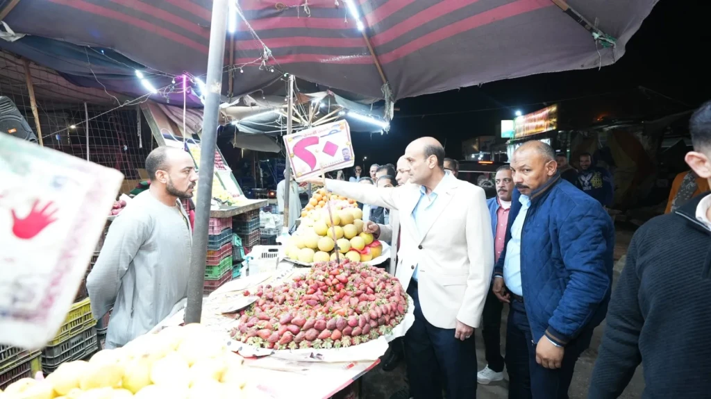 محافظ أسيوط يقود حملة موسعة لرفع الإشغالات والنظافة .. إزالة فورية لمخلفات الباعة والفريزة واستعادة الانضباط بمناطق الأزهر والوليدية