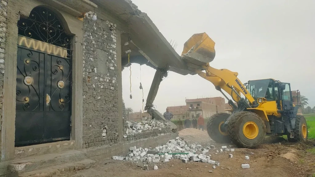 محافظ أسيوط: إزالة 26 حالة تعدي على أراضي زراعية وأملاك دولة بـ3 مراكز وحي ضمن المرحلة الثالثة من الموجة الـ28