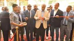 محافظ أسيوط يفتتح معرض السلع...