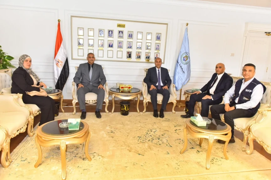 محافظ أسيوط يبحث تعزيز التوعية بمخاطر الهجرة غير الشرعية عبر تدريب كوادر محلية وتعليمية ضمن المبادرة الرئاسية ”مراكب النجاة”