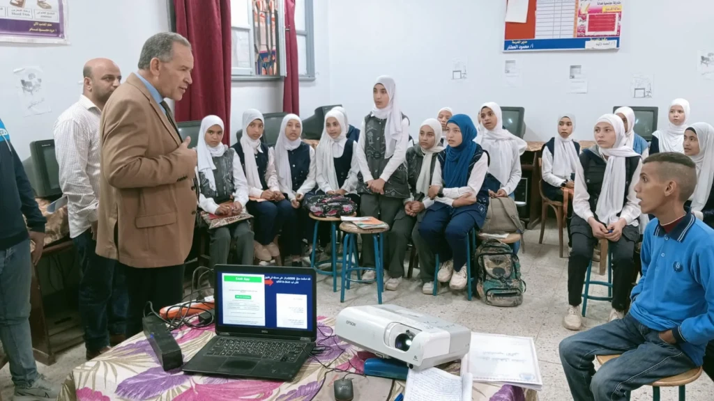 مدير تعليم أسيوط يشهد ندوة ” مخاطر الانترنت ” لطلاب مدارس صدفا