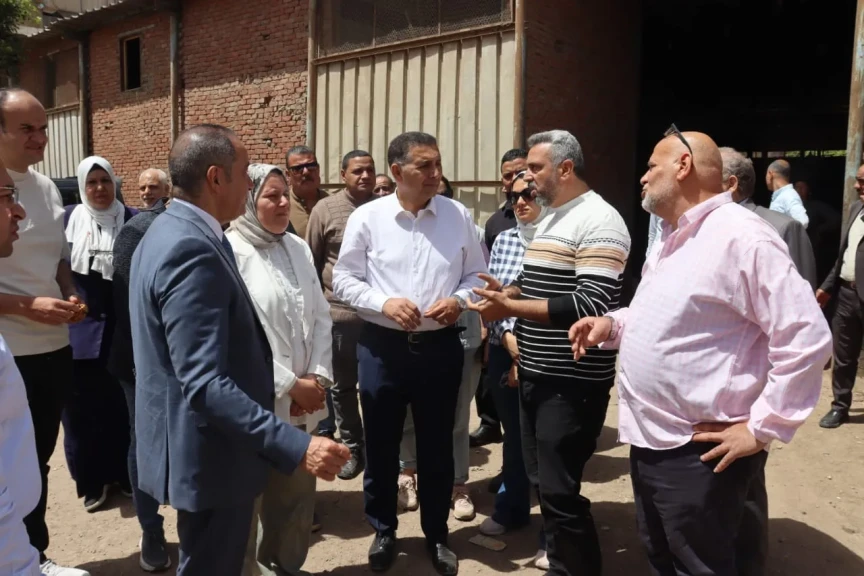 محافظ القليوبية يوجه باستكمال تطوير سوق المنيل ويتفقد شارع الخمسين وامتداد 135