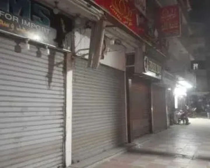 بدءًا من 28 أبريل.. وقف العمل بقرار غلق المحلات والمقاهي والمطاعم في الحادية عشرة مساءً